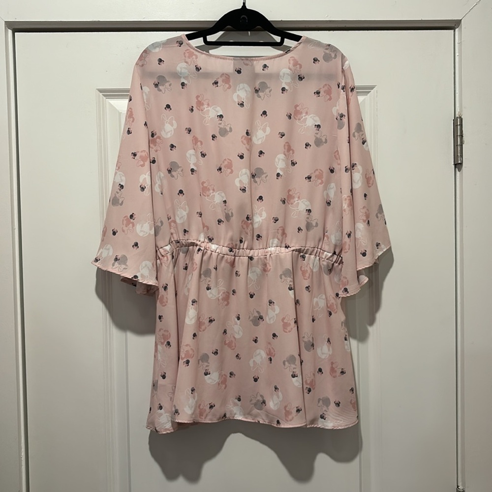 torrid Pale Pink Floral Wrap Peplum Top - Picture 7 of 10